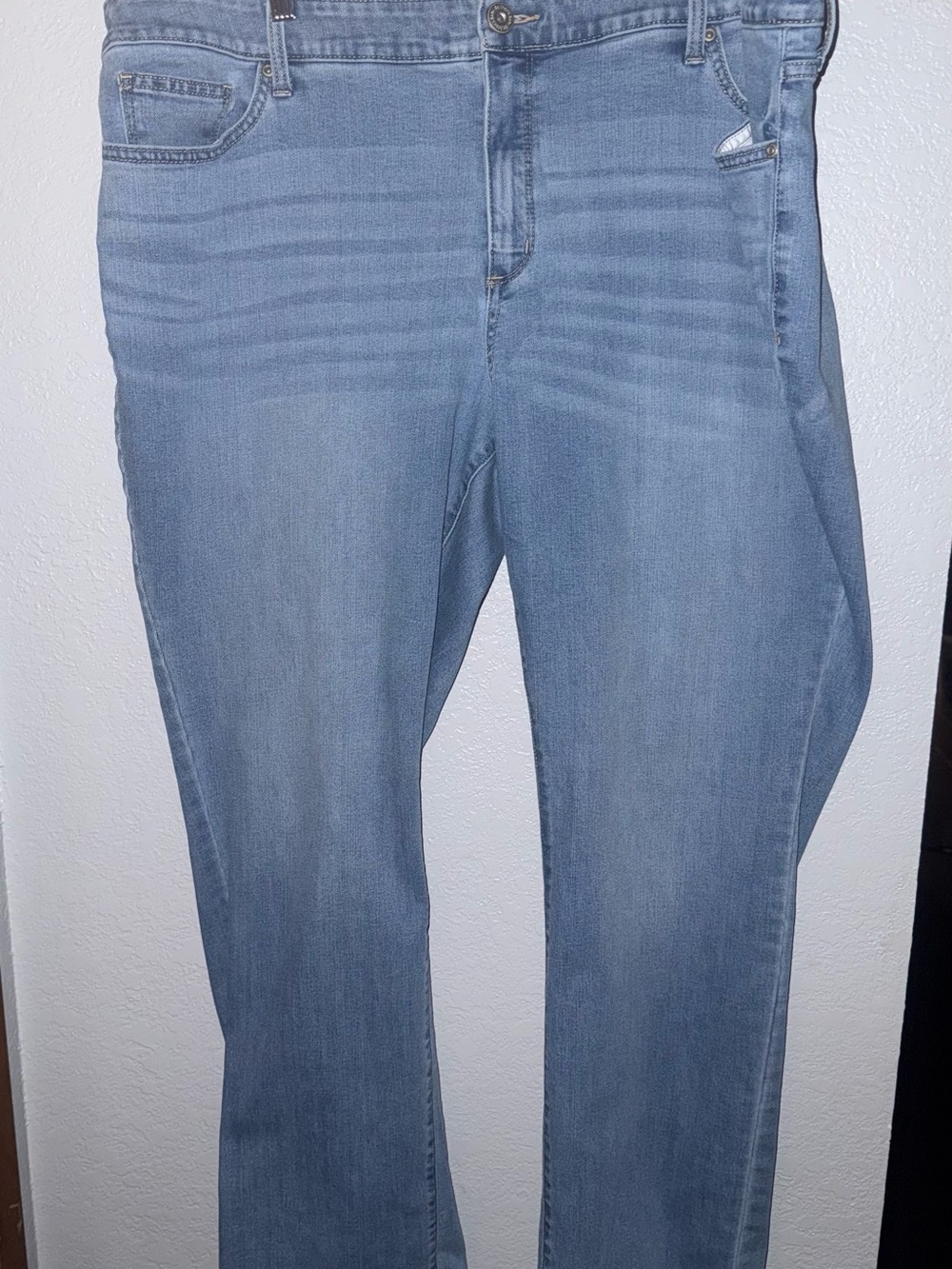 St. John's Bay Straight Leg Jeans Women’s Plus 22W Light Wash Blue Denim Stretch